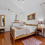 E-villa Vintage Istria With Heated And Covered Pool Cabrunici
