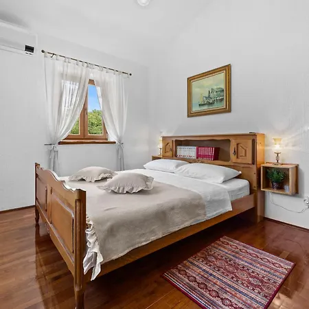 E-villa Vintage Istria With Heated And Covered Pool Villa *