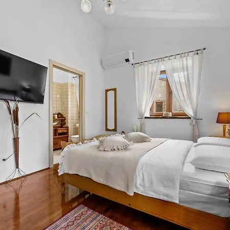 Villa E-villa Vintage Istria With Heated And Covered Pool *