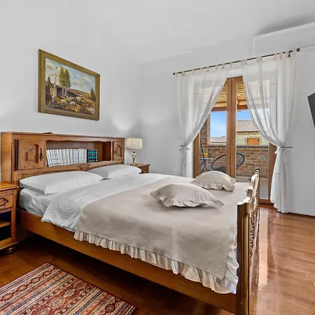 E-villa Vintage Istria With Heated And Covered Pool Cabrunici