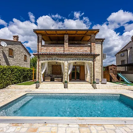 Villa E-villa Vintage Istria With Heated And Covered Pool Čabrunići