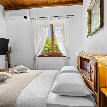 E-villa Vintage Istria With Heated And Covered Pool * Čabrunići