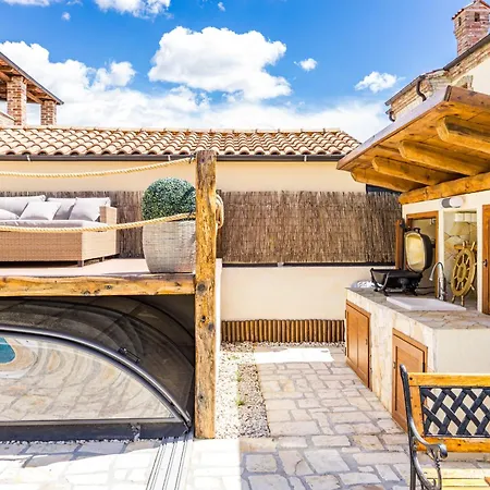 Villa E-villa Vintage Istria With Heated And Covered Pool *