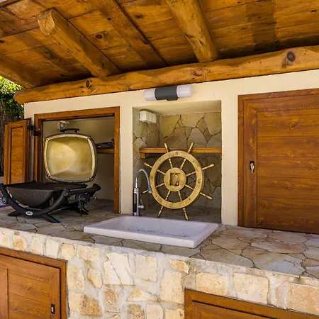 E-villa Vintage Istria With Heated And Covered Pool Villa *