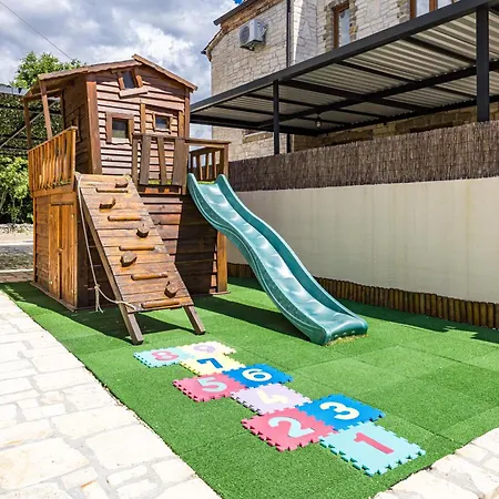 E-villa Vintage Istria With Heated And Covered Pool Vila *